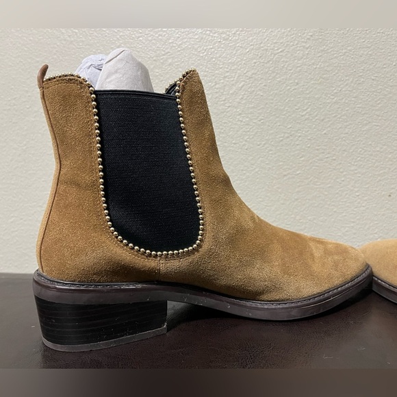 COACH -Bowery Chelsea Bootie - Camel Suede - US 9.5 - Picture 5 of 10
